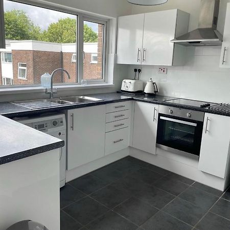 Cozy Flat 15 Mins From City Centre With Parking Cardiff Exterior foto
